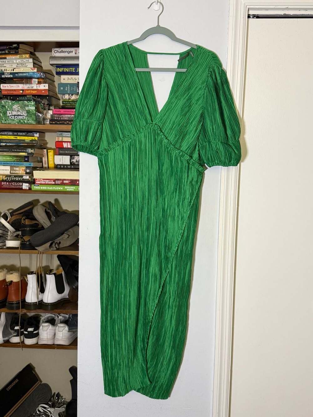 Anthropologie V-Neck Pleated Midi Dress Size M Green